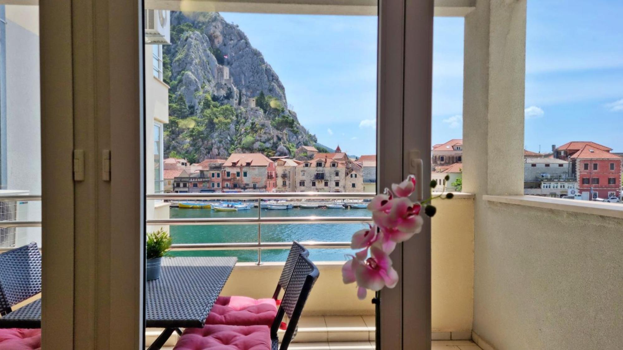 Mitra Zonata Blue Lägenhet Omiš Exteriör bild