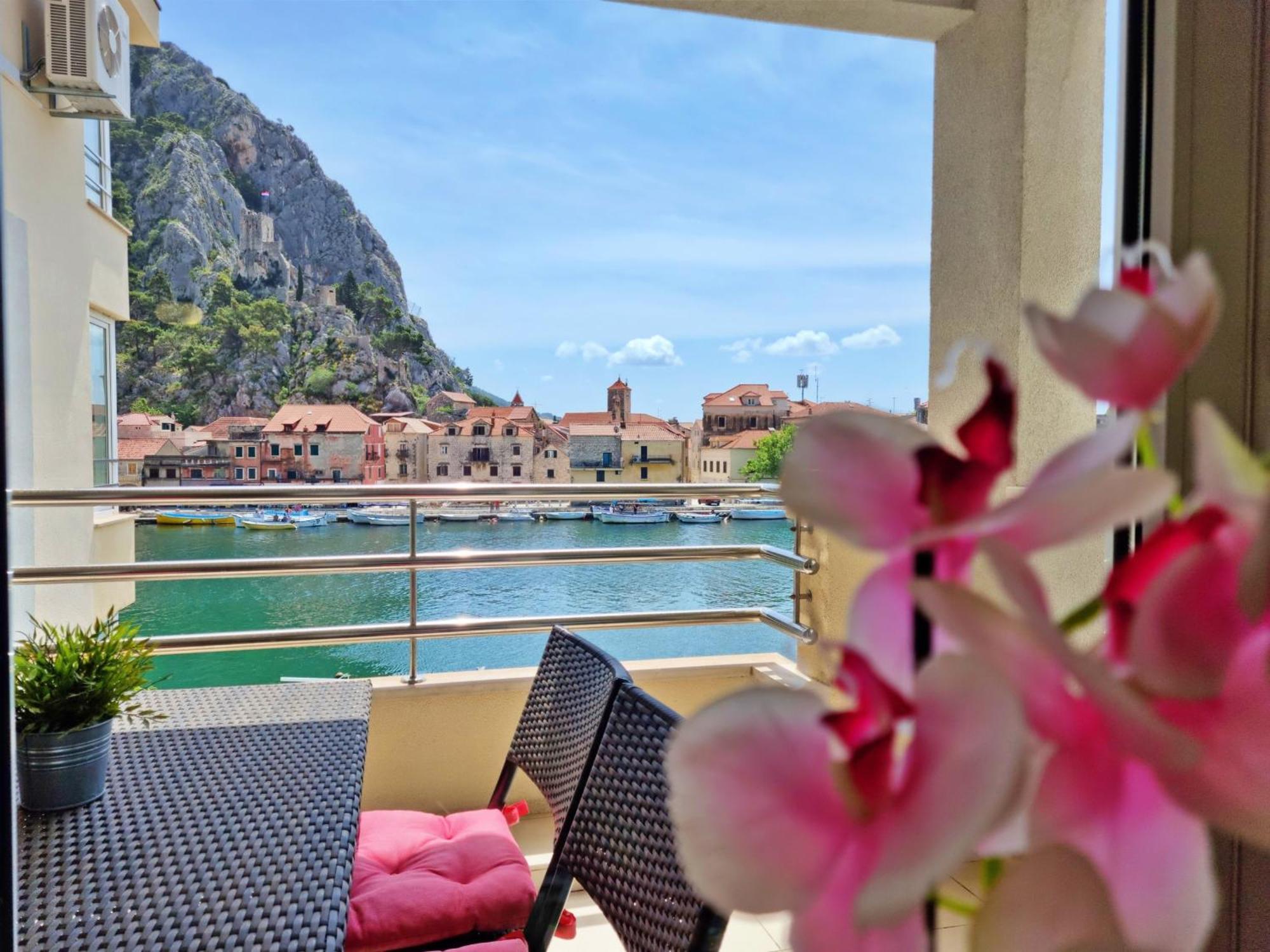 Mitra Zonata Blue Lägenhet Omiš Exteriör bild